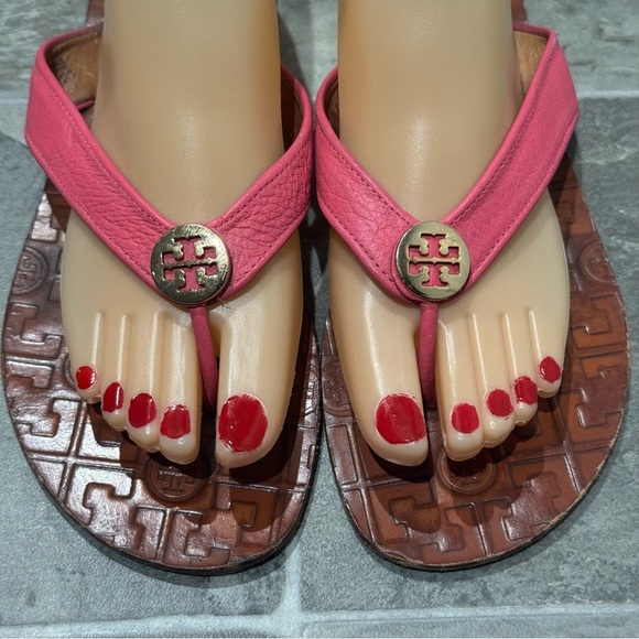 Tory Burch Leather Thong Sandals Size 10 THORA Tumbled Hibiscus Pink - Picture 2 of 11